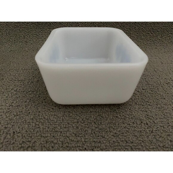 Vintage Jeannette Glass Glasbake Windmill Milk Glass Refrigerator Dish - Picture 5 of 11